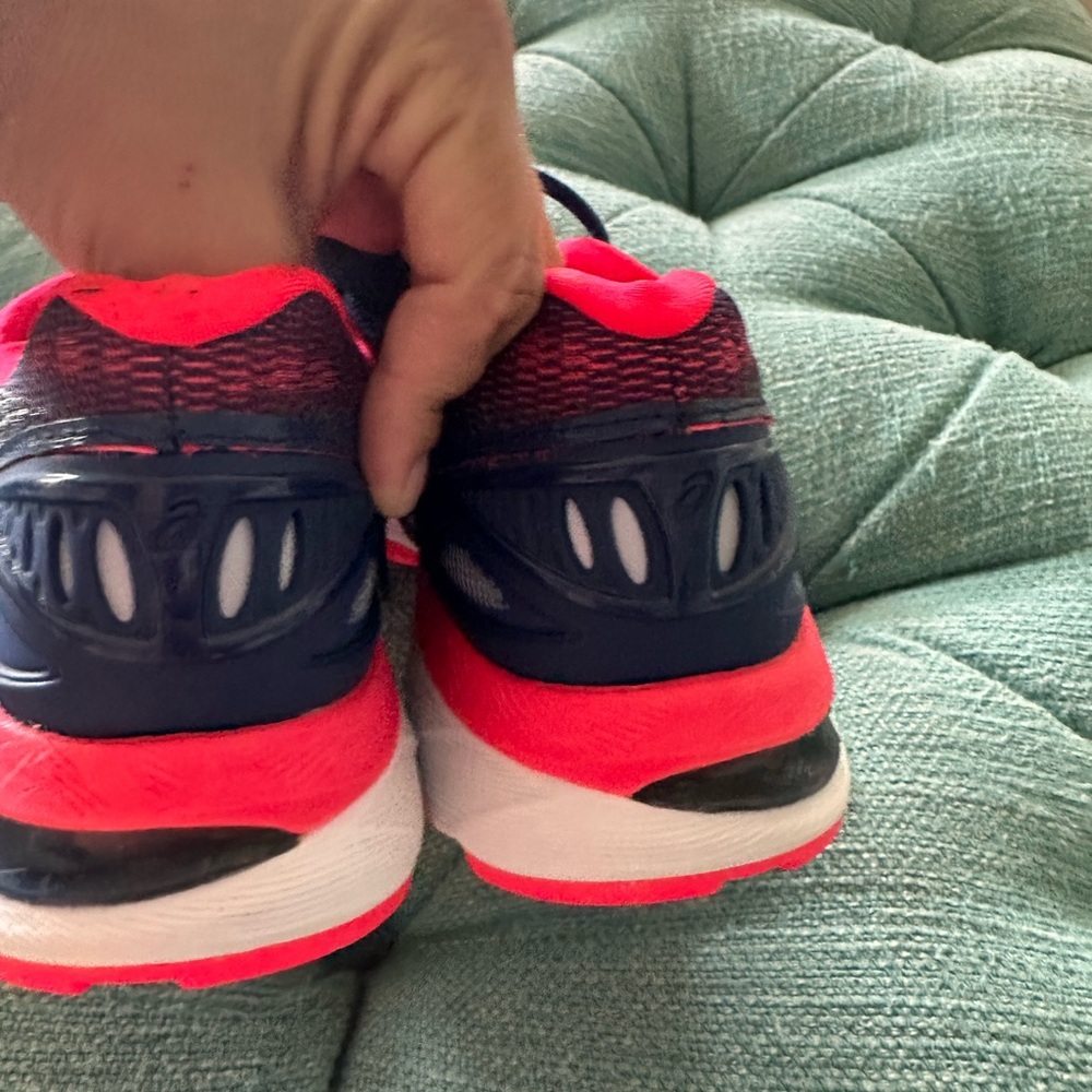 NWT (flawed 🚨) ASICS Women’s NIMBUS 20 Running Shoes - size 7 - Picture 5 of 6